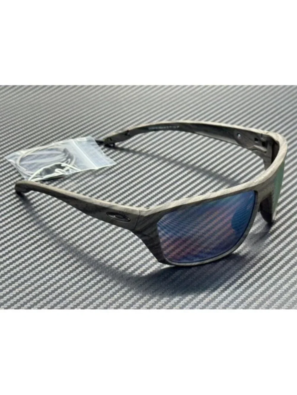 New Oakley Men  Sunglasses --